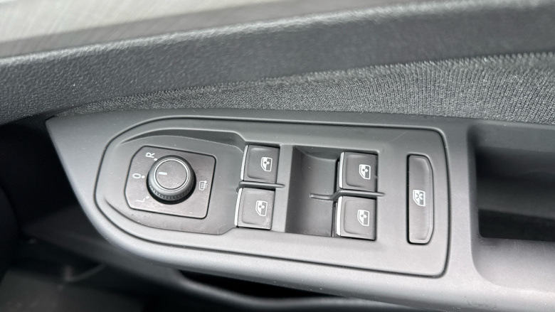 Volkswagen Golf 1.0 eTSI Life 5dr DSG Petrol Estate